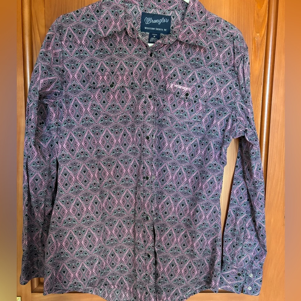 Wrangler Pink and Black Geometric Western Shirt
